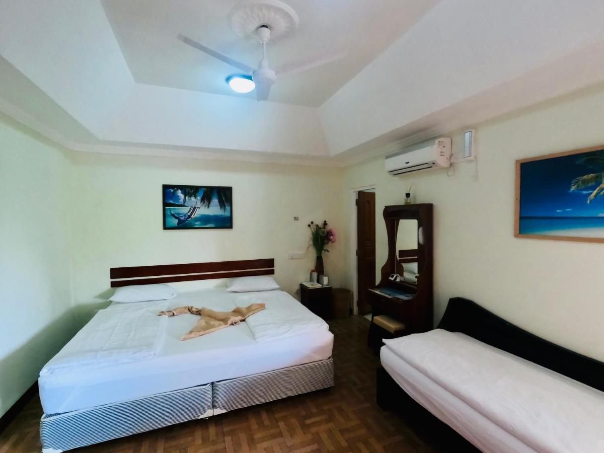 Shamar Guesthouse & Dive Maamigili Island ภายนอก รูปภาพ